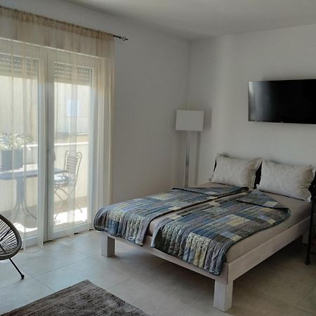 Iris Apartman Ivanica Kültér fotó
