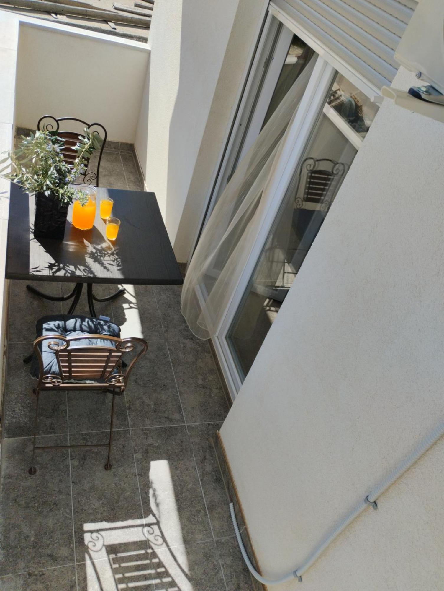 Iris Apartman Ivanica Kültér fotó