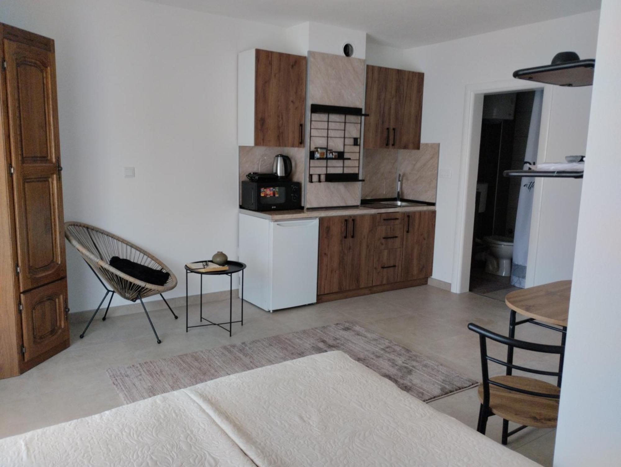 Iris Apartman Ivanica Kültér fotó