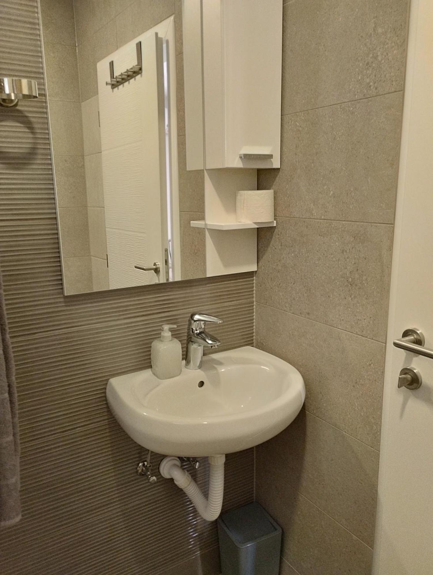Iris Apartman Ivanica Kültér fotó