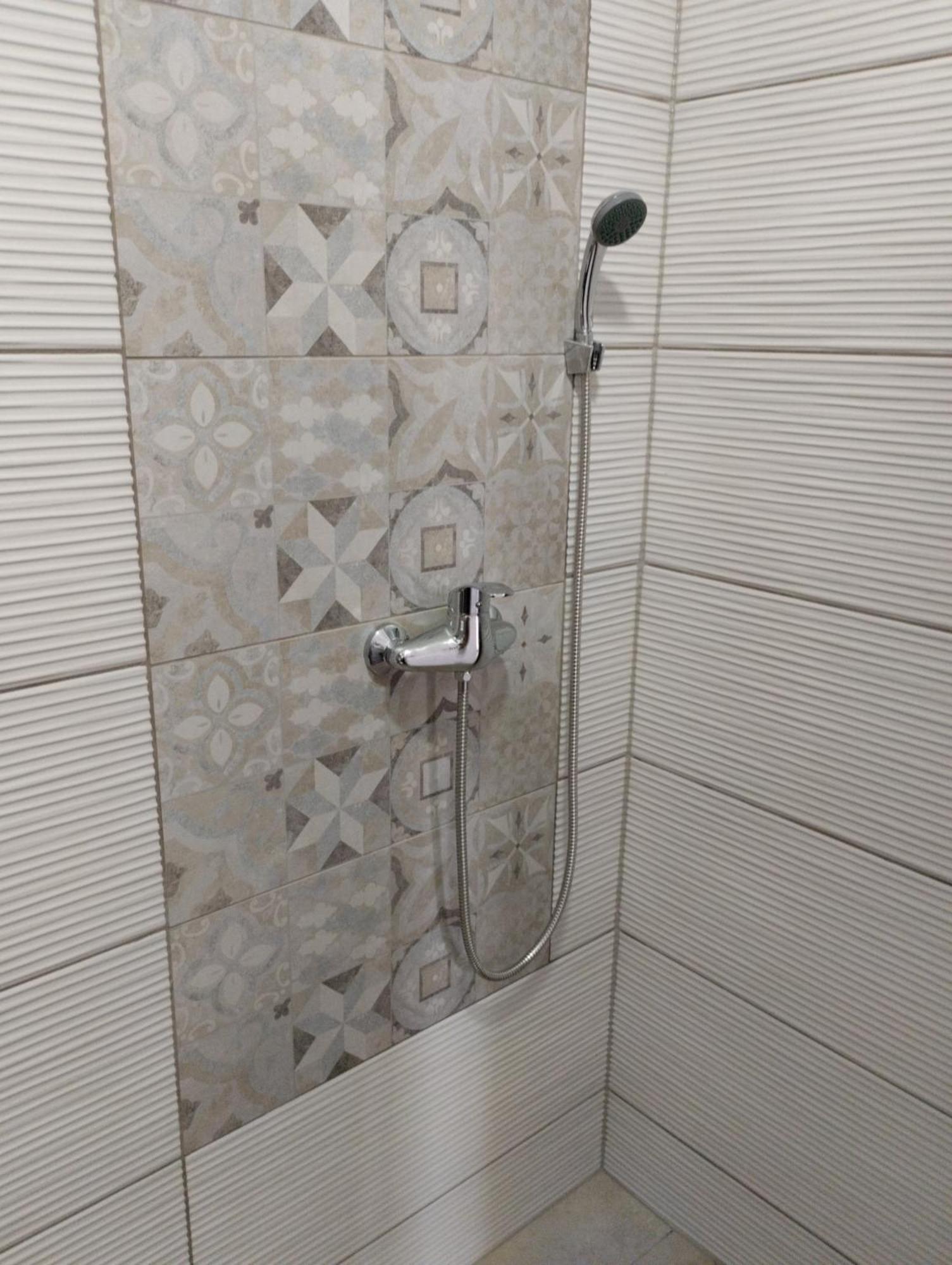 Iris Apartman Ivanica Kültér fotó