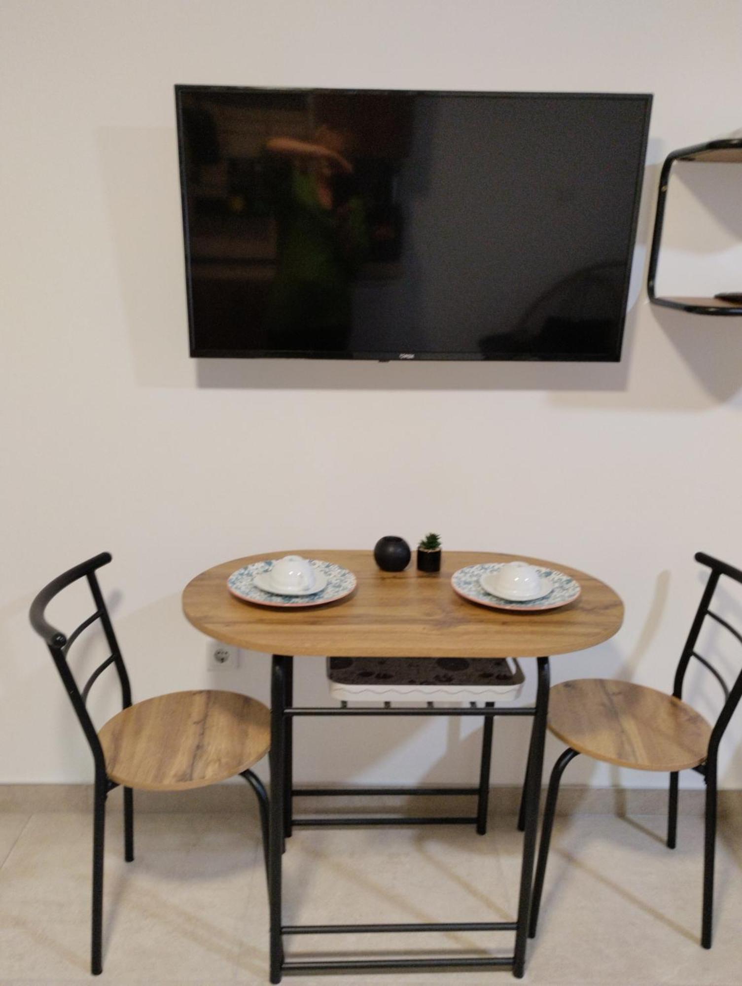 Iris Apartman Ivanica Kültér fotó